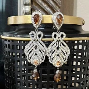 Stylish fashion earrings